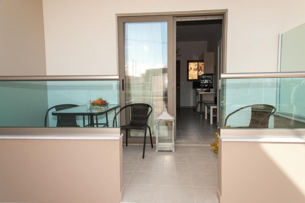 Zdjęcie z galerii obiektu Efrilias Studios & Apartments w mieście Kisamos