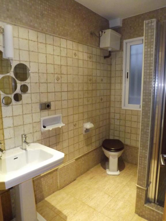 Kúpeľňa v ubytovaní Apartamento Completo Boquerón de Granada