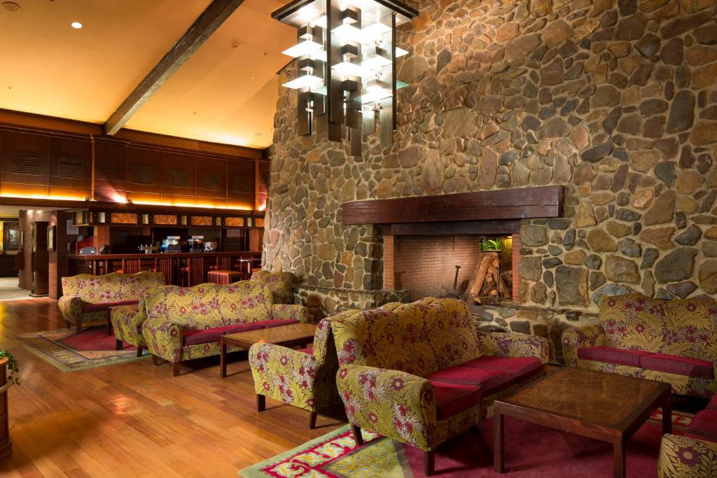 Zona de estar de Disney Sequoia Lodge