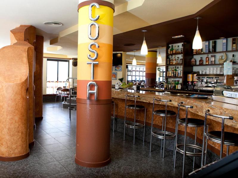 Lounge nebo bar v ubytování Hotel Costa