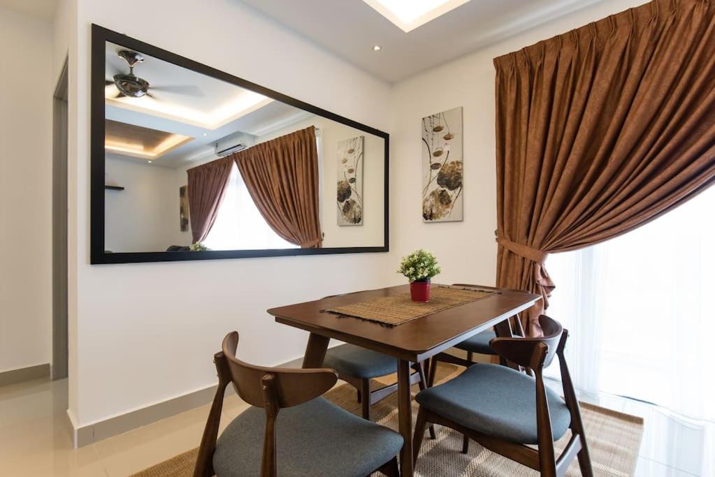 Fotografie z fotogalerie ubytování Palm Armada Residence Free Parking and Netflix v destinaci Putrajaya