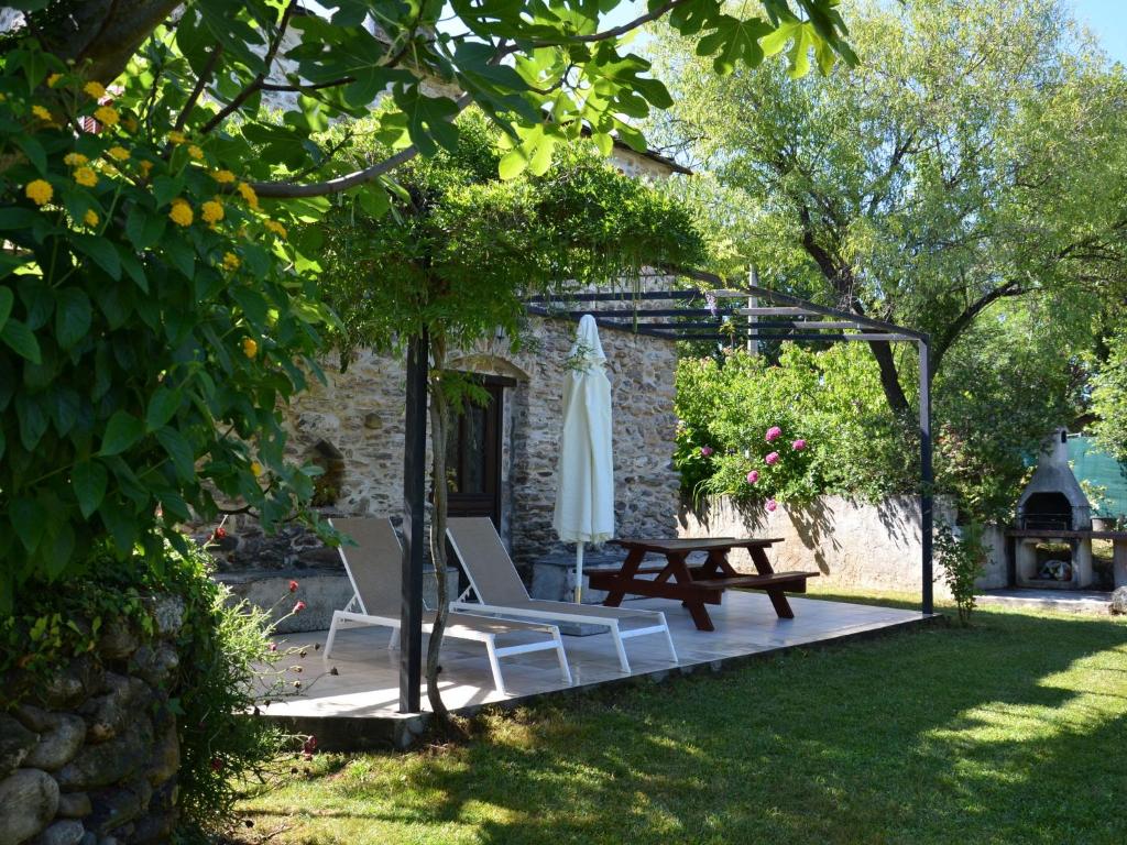 Beautiful holiday home near Moriani Plageにある庭