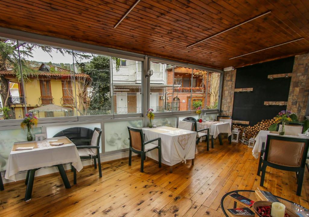 Restaurace v ubytování Nizam Butik Otel Büyükada
