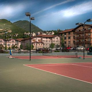 Tenis a/nebo squash v ubytování Zermatt Utah Resort & Spa Trademark Collection by Wyndham nebo okolí