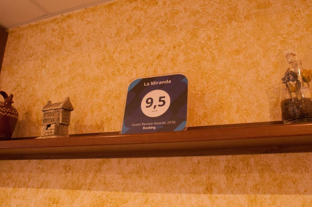 Certifikát, hodnocení, plakát nebo jiný dokument vystavený v ubytování La Miranda