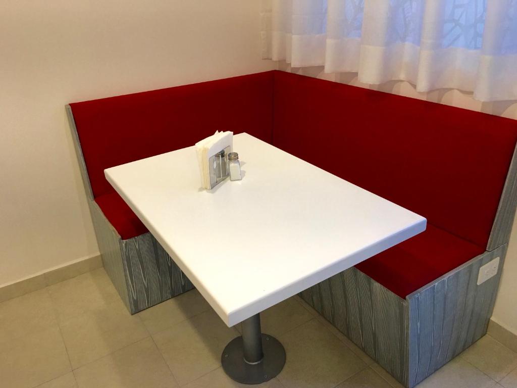 Herbal Inn Suites - Junior Suite With Balcony