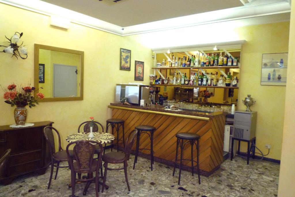 Lounge nebo bar v ubytování Hotel Sara