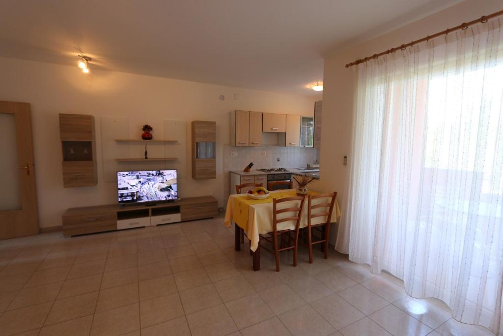 Kuchyňa alebo kuchynka v ubytovaní Apartment in Silo - Insel Krk 13582