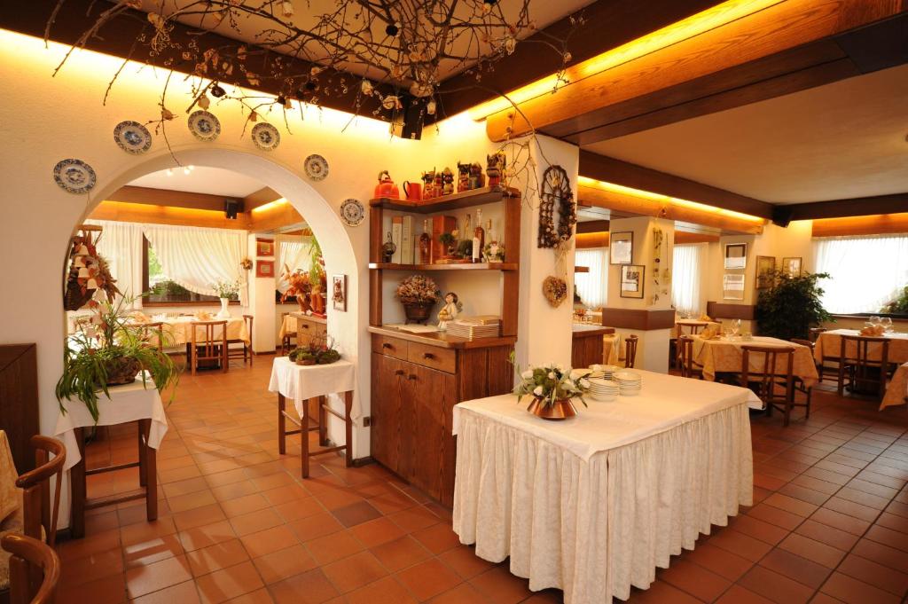 Restaurace v ubytování Hotel Compet