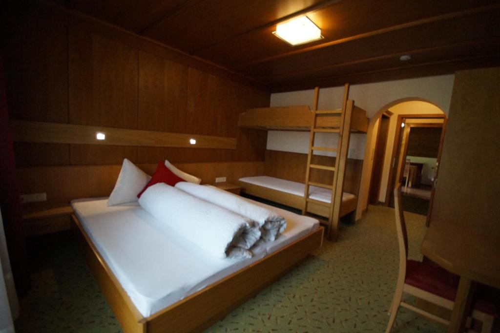 Posteľ alebo postele v izbe v ubytovaní Appartement Gästehaus Aloisia