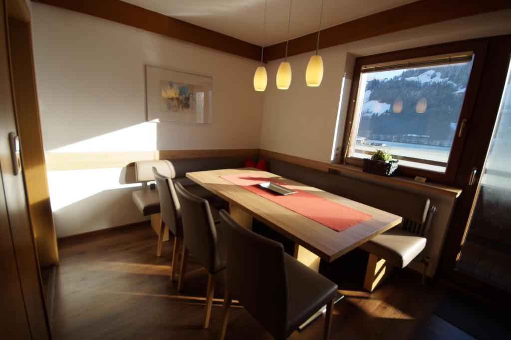 Posedenie v ubytovaní Appartement Gästehaus Aloisia