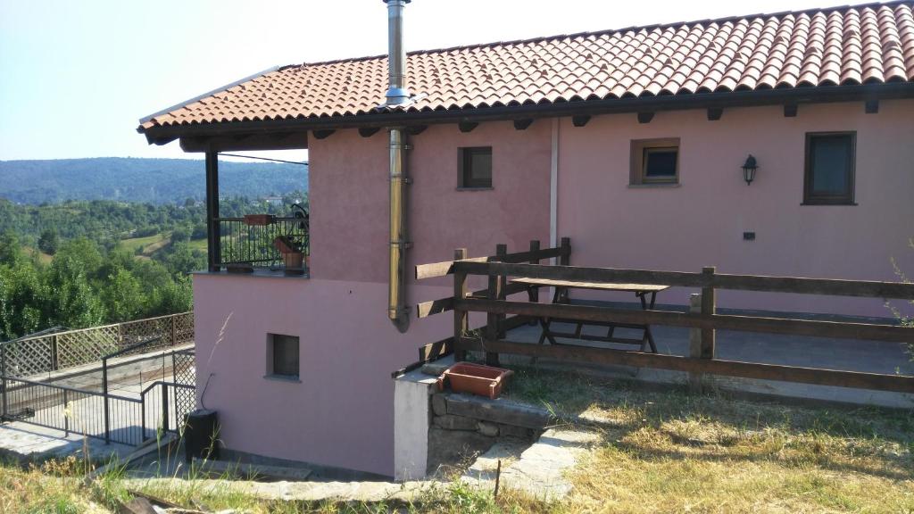Výhľad na hory alebo výhľad na hory priamo z of the bed and breakfast