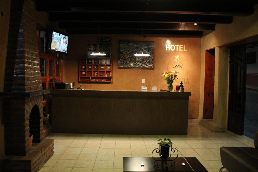 TV a/nebo společenská místnost v ubytování Hotel Plaza Mazamitla