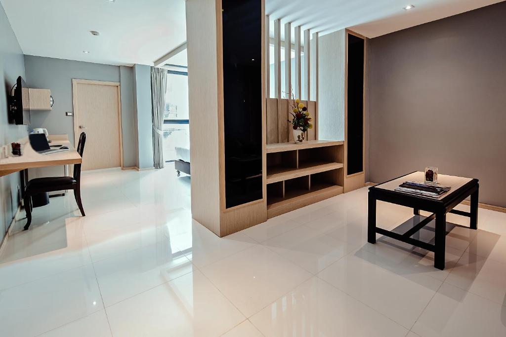 Three Sukhumvit Hotel - SHA Plus Certified - Resim 37