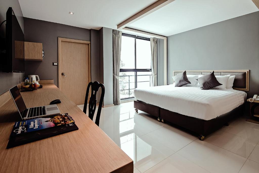 Three Sukhumvit Hotel - SHA Plus Certified - Resim 19