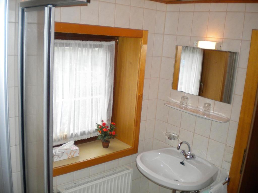 Bilik mandi di Landhaus Hinteregger