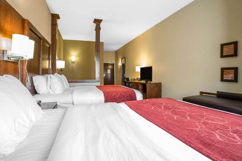 Postel nebo postele na pokoji v ubytování Comfort Suites Moab near Arches National Park