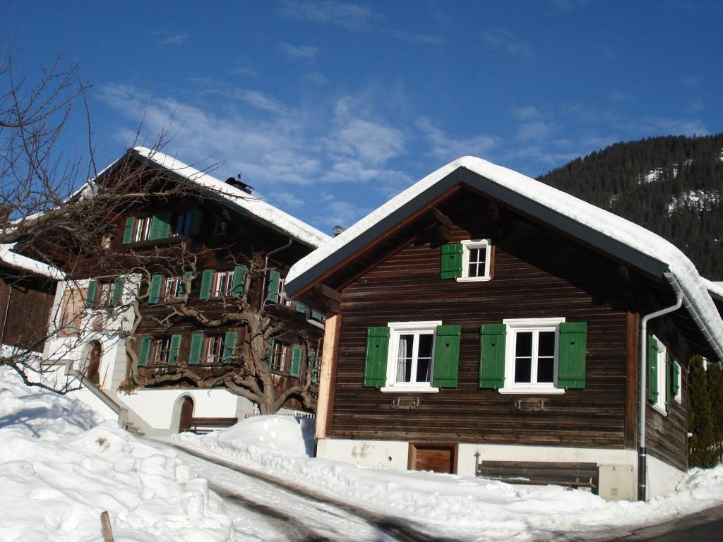 ザンクト・ガレンキルヒにあるCozy holiday home near the ski area in Sankt Gallenkirch Vorarlbergのギャラリーの写真