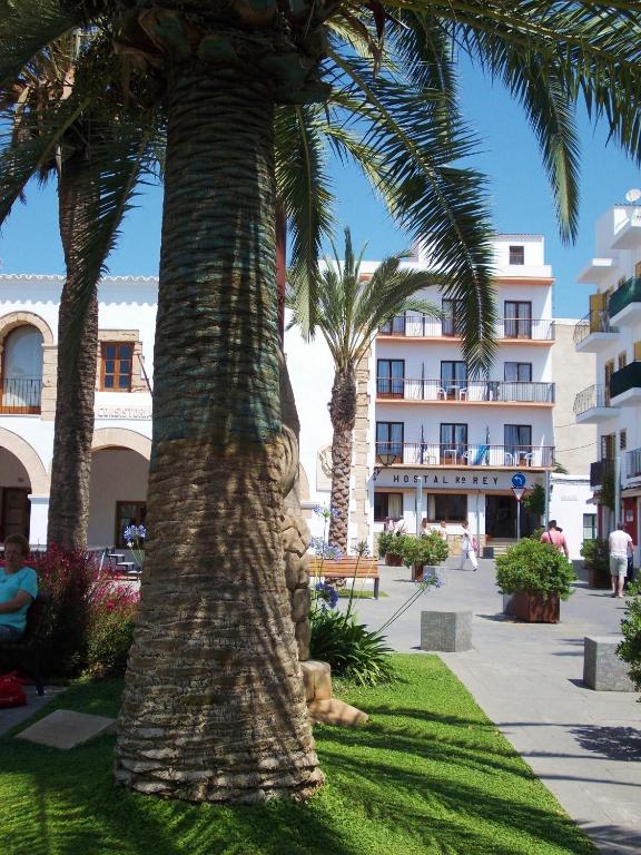 Pension Hostal Rey (Spanje Santa Eularia des Riu) - Booking.com