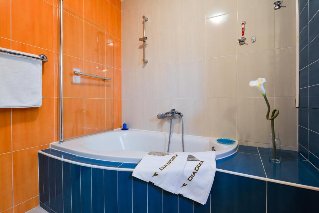 Kúpeľňa v ubytovaní Villa Šima- luxury apartment with private pool