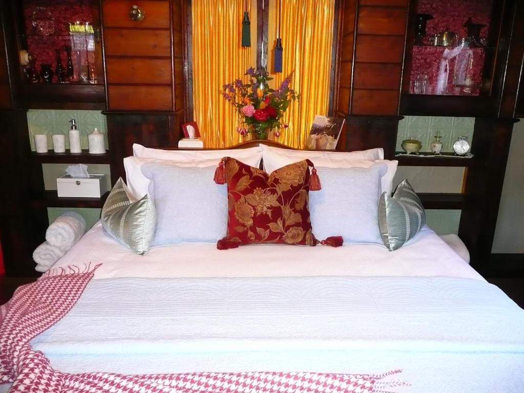 Madam Saddler - On Fraser Clunes - One-Bedroom Villa