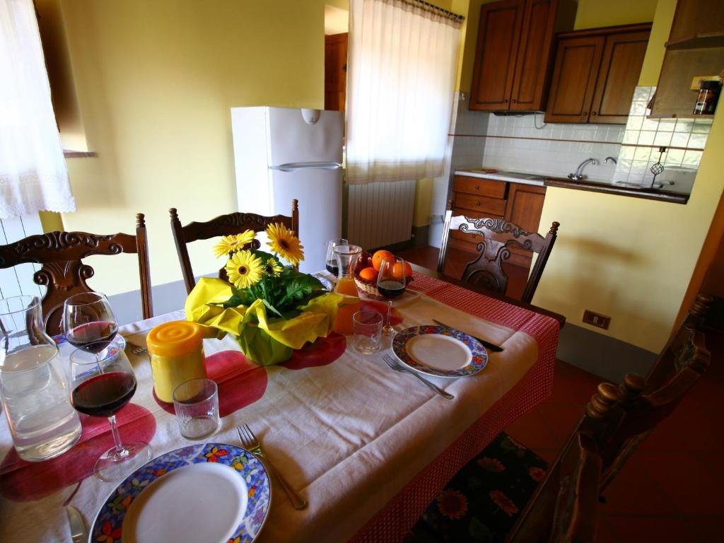 Kuchyň nebo kuchyňský kout v ubytování Spacious Farmhouse in Pienza with Swimming Pool