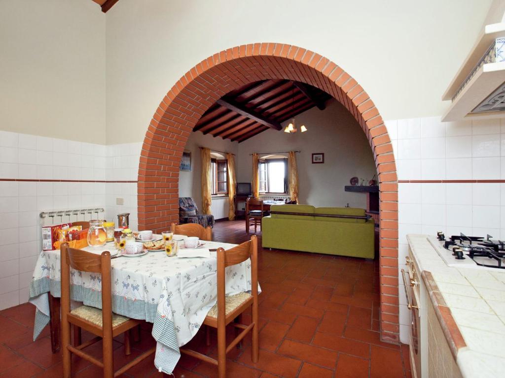 Kuchyň nebo kuchyňský kout v ubytování Farmhouse in Pienza with Pool and Views