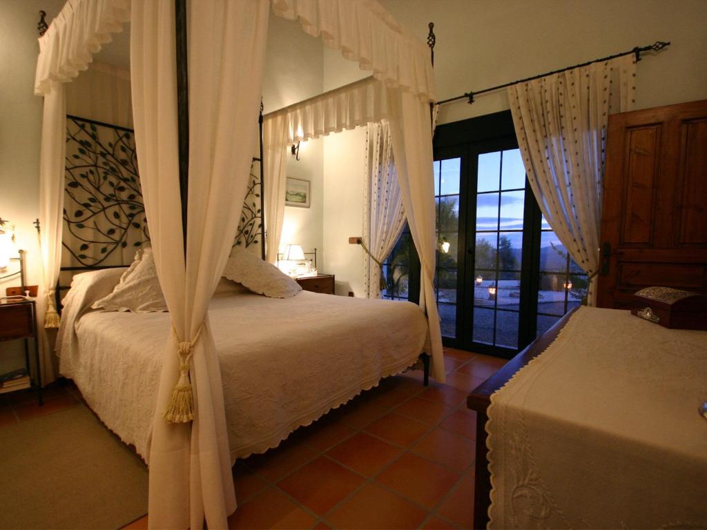 Luxury villa with great mountain views, pool, sauna, jacuzzi ...