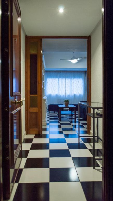 Zdjęcie z galerii obiektu Apartamento Plaza Merced w Maladze