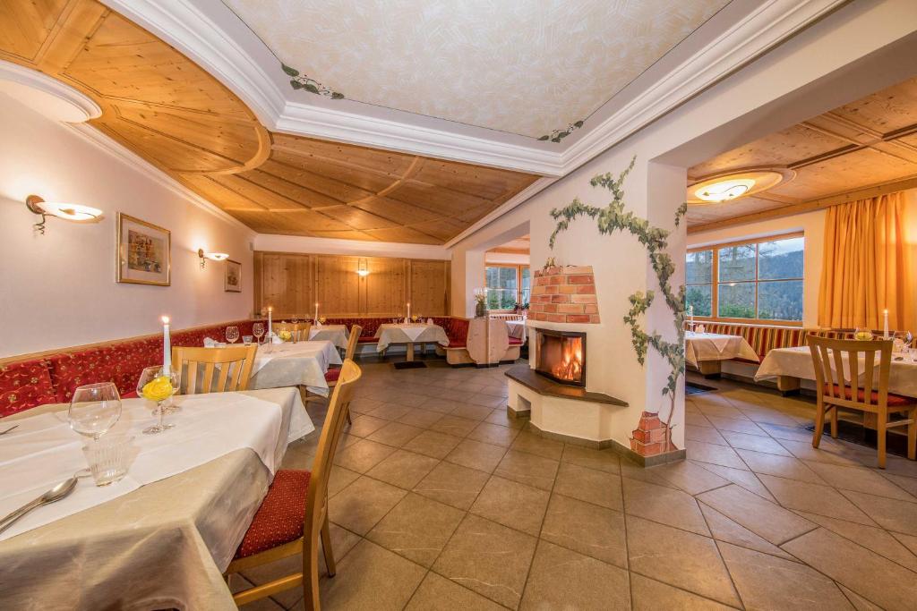 Posezení v ubytování Hotel Landgasthof Lärchenwald