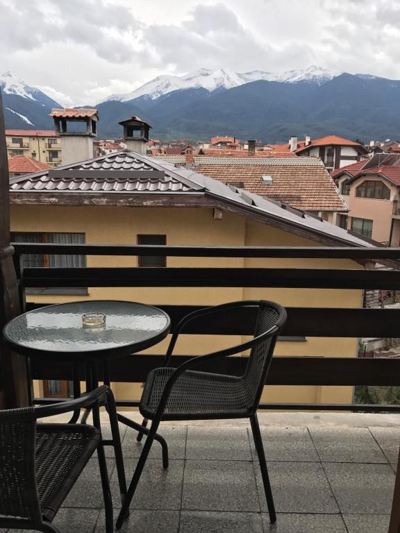 Nespecifikovaný výhled na hory nebo výhled na hory při pohledu z hotelu