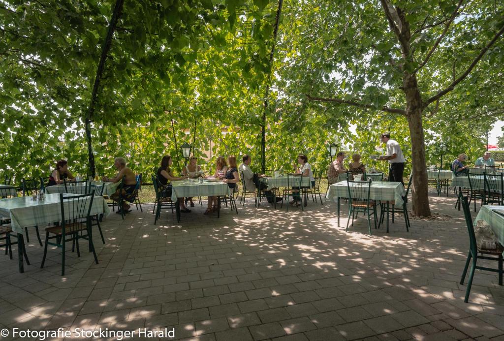 Restaurace v ubytování Gasthof Kummer