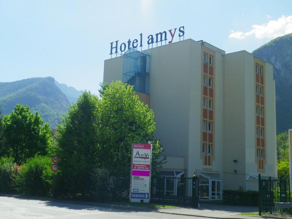 Nespecifikovaný výhled na hory nebo výhled na hory při pohledu z hotelu
