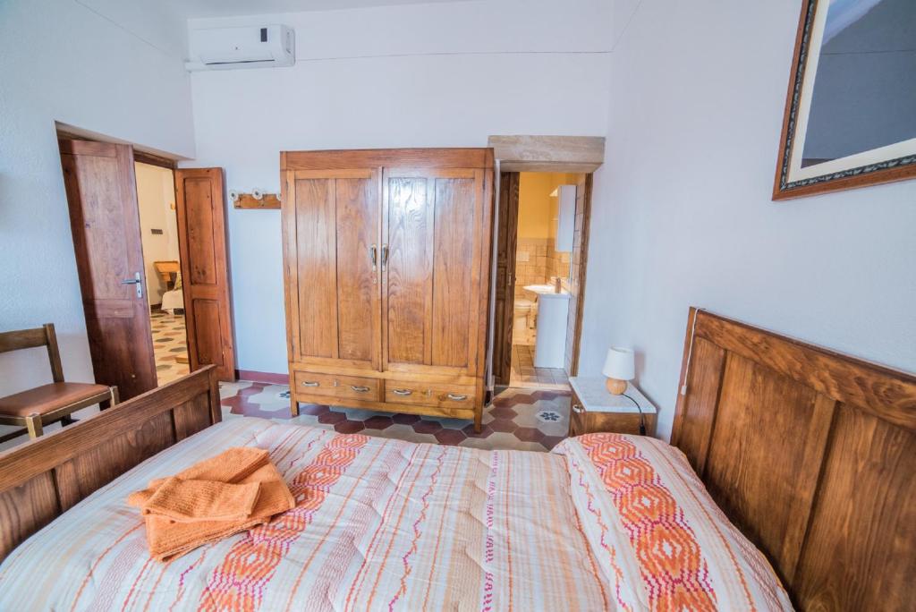 S'Apprigu B&B - Twin Room With Extra Bed