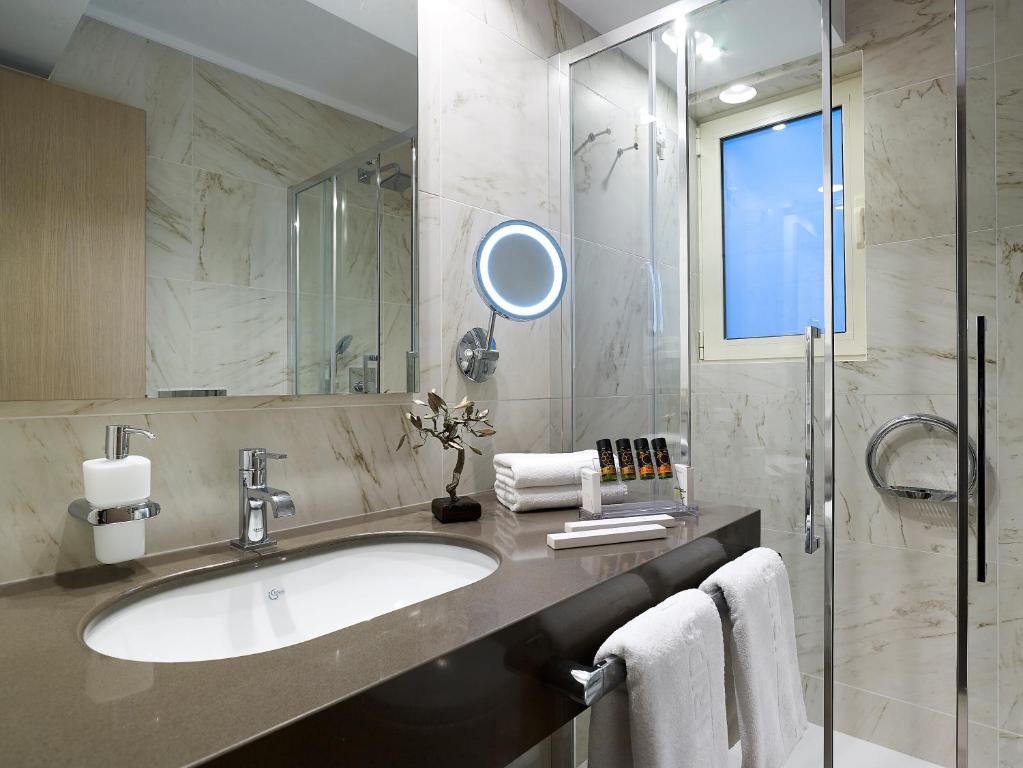 Koupelna v ubytování Irida Hotel