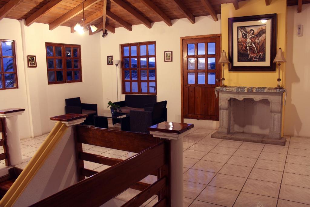 Posezení v ubytování Hosteria San Carlos Tababela