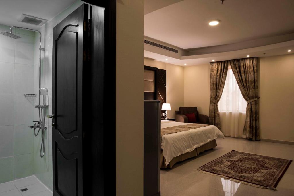 Rolana Furnished Apartments - Deluxe Studio