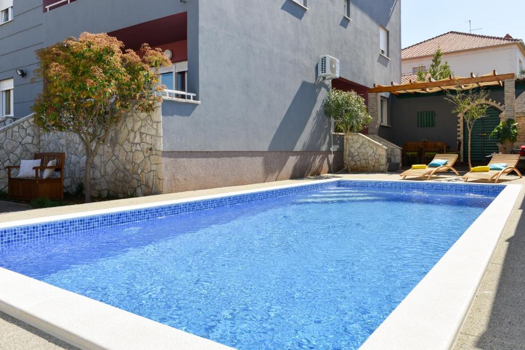 Bazén v ubytovaní Villa Šima- luxury apartment with private pool alebo v jeho blízkosti