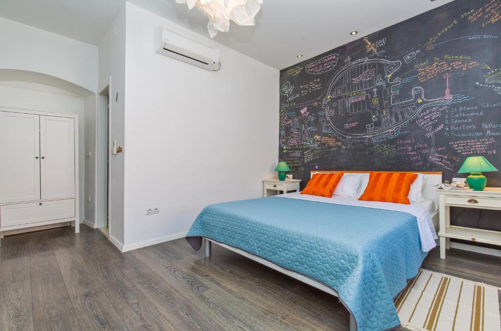 Posteľ alebo postele v izbe v ubytovaní Apartment & Room Joy