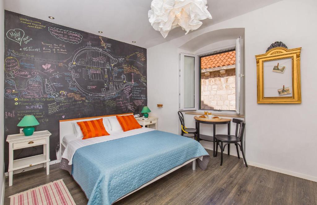 Posteľ alebo postele v izbe v ubytovaní Apartment & Room Joy