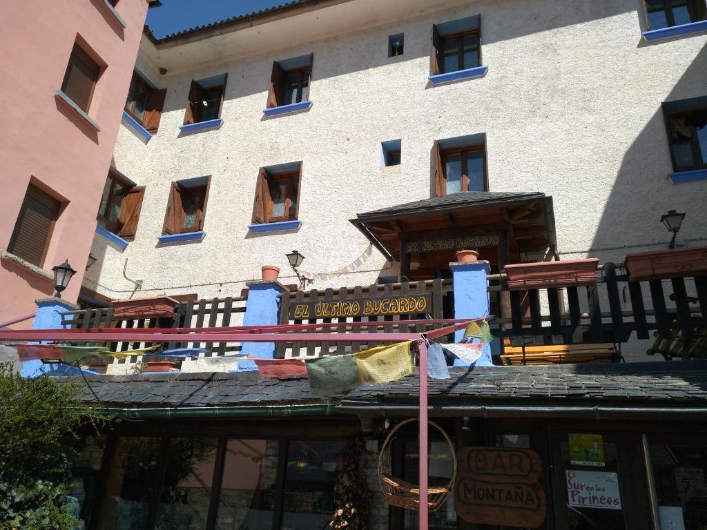 Budova, kde se hostel nachází