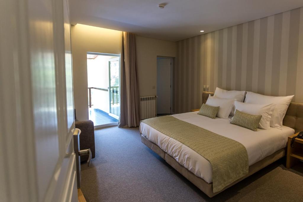 Легло или легла в стая в Adelaide Hotel