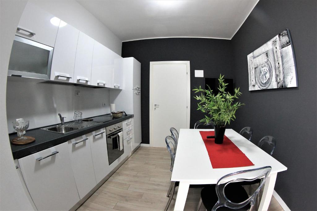 Kuchnia lub aneks kuchenny w obiekcie Residenze Italia