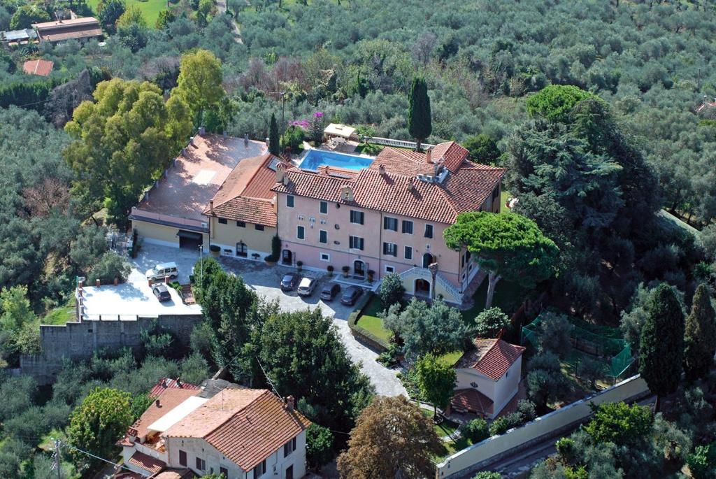 Bazén v ubytování Villa Gobbi Benelli nebo v jeho okolí