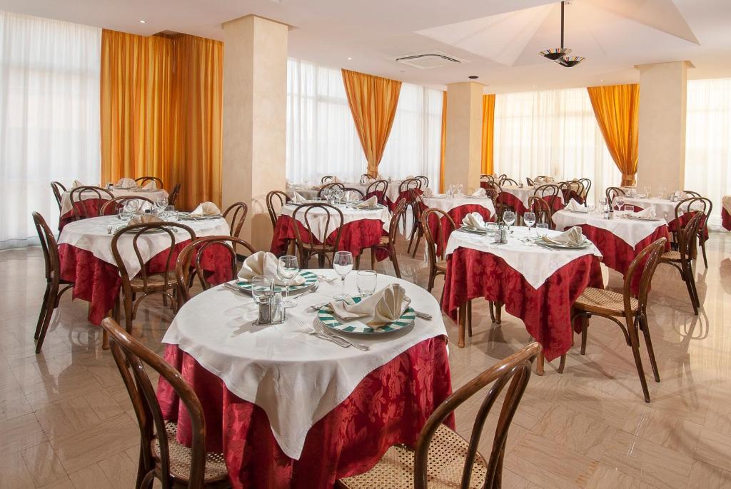 Restaurace v ubytování Hotel Helios