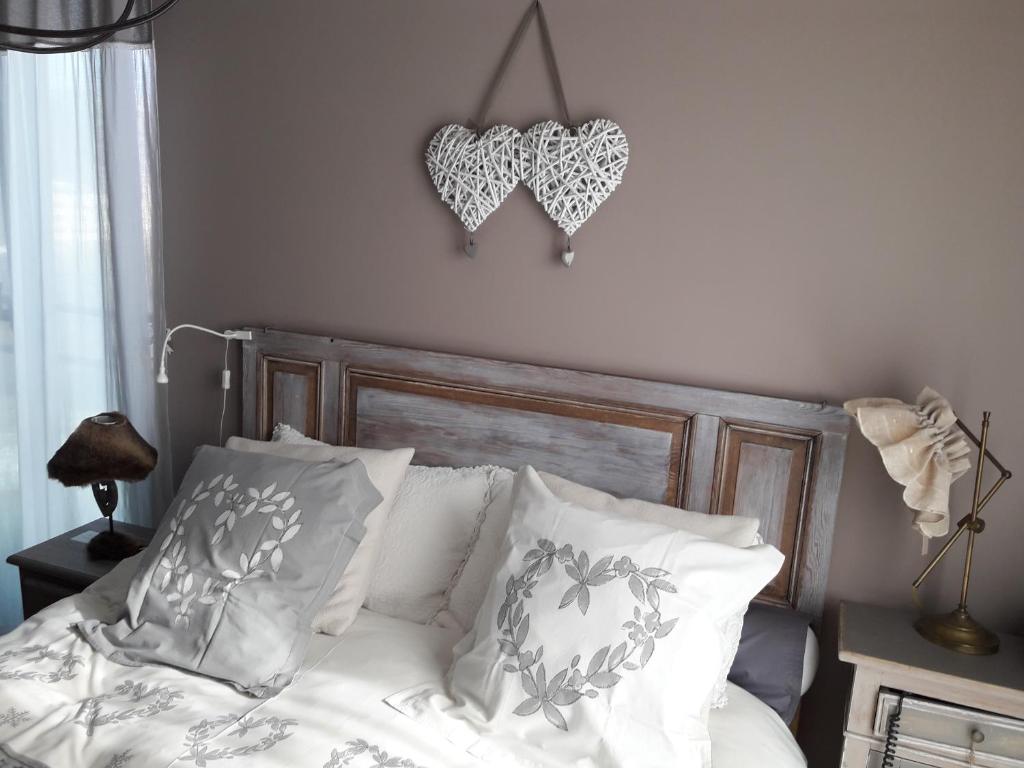Postel nebo postele na pokoji v ubytování Romantic room in brussels sky