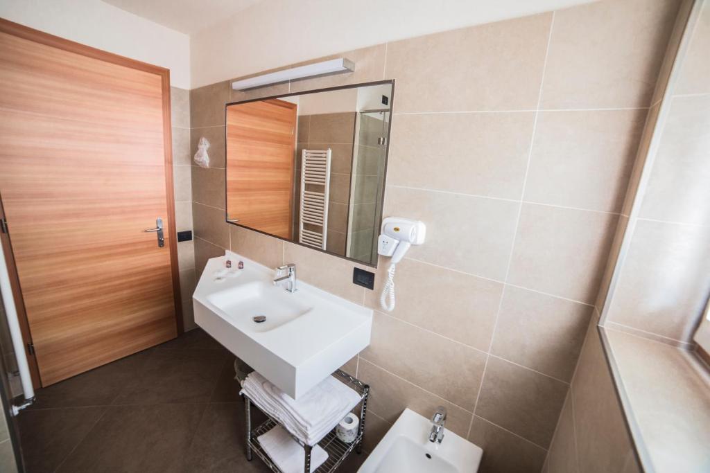 Koupelna v ubytování Hotel Garnì Paradisi - Wellness & Spa