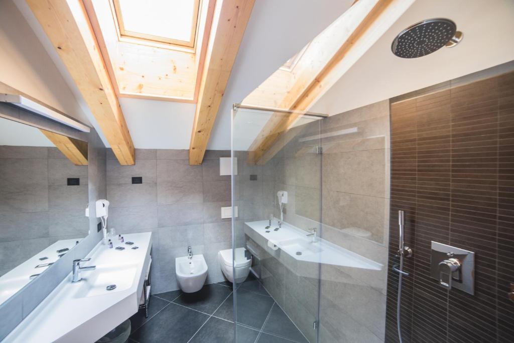 Koupelna v ubytování Hotel Garnì Paradisi - Wellness & Spa