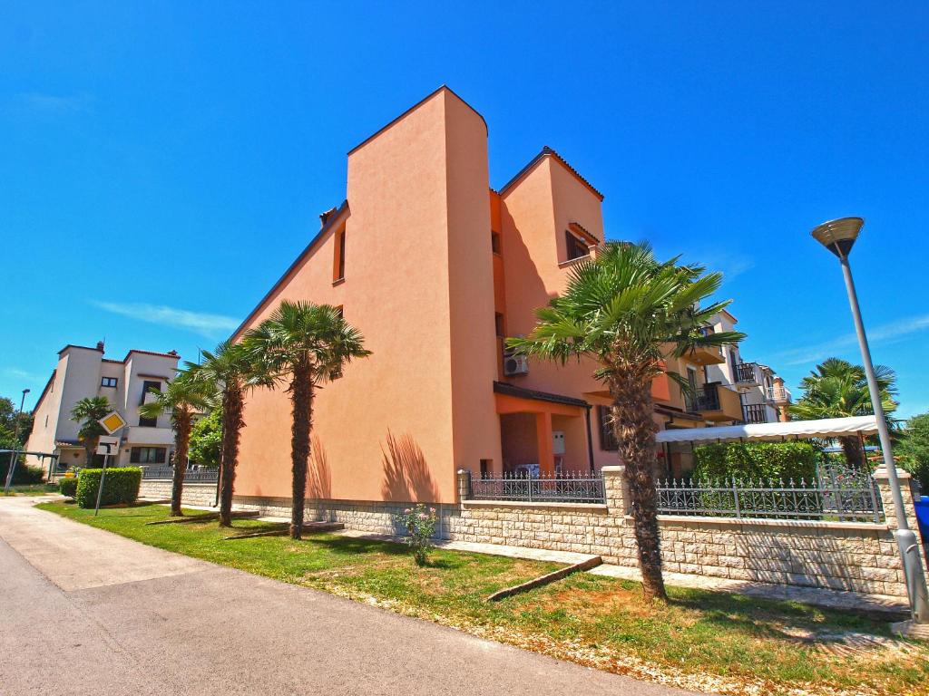 Budova, v ktorej sa apartmán nachádza