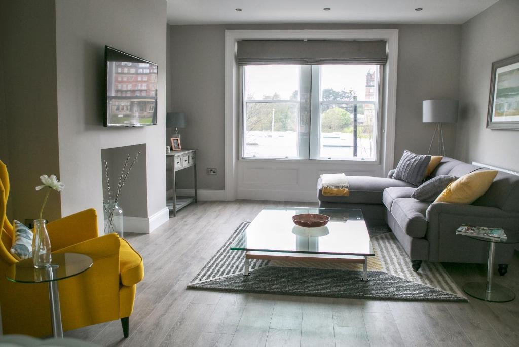 Spa Apartments - Housity